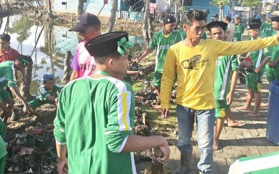 Menuju Adiwiyata Mandiri, Ratusan Murid MAN 1 Sinjai Kerja Bakti Bersama Warga