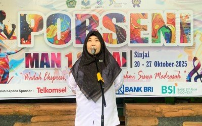 Kepala MAN 1 Sinjai Pimpin Apel, Tekankan Kepatuhan Tata Tertib dan Persiapan TKA