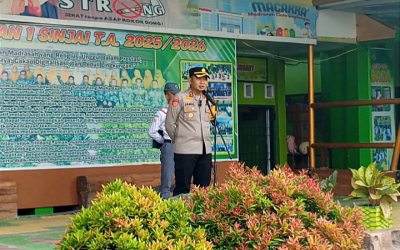 Kapolres Sinjai Jadi Pembina Upacara di MAN 1 Sinjai: Tekankan Etika Kepada Guru dan Keselamatan Berlalu Lintas