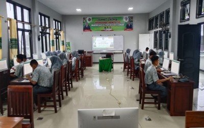 Mengasah Kemampuan Peserta didik, MAN 1 Sinjai Gelar ujian Praktek Komputer