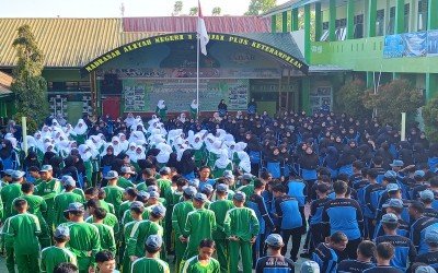 MAN 1 Sinjai Rutinkan Agenda Rabu Sehat Melalui Senam Bersama