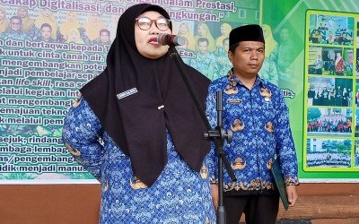 Pimpin Upacara Harkitnas, Kepala MAN 1 Sinjai Ajak Peserta Didik Kuasai Teknologi dan Literasi
